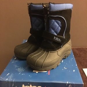 Totes Kids Royal Blue Brand New Snow Boots